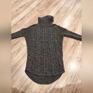 Express Cable Knit Turtleneck Sweater Gray Black Size XS Sleeve 3/4 Length EUC